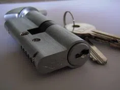 Freeport NY Locksmith Store Freeport, NY 516-725-5363 - broken-key-extraction